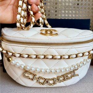 GWP Makeup Cream bag with Gold Chain